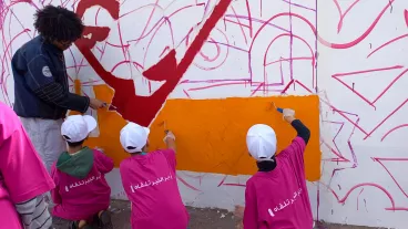 Dir Iddik et L'Blend tiznit organisent un atelier de formation et de sensibilisation sur l'art urbain à Tiznit, dans le but de promouvoir cet art auprès du grand public.